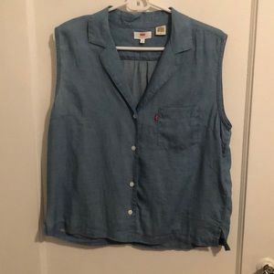 Sleeveless button-down